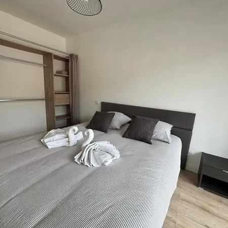 Renovated One Bedroom Capitou 2 Ou 4 People *